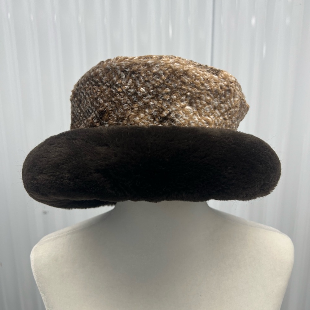 Brown and tan women's hat made in Canada by VISCO RAYO.